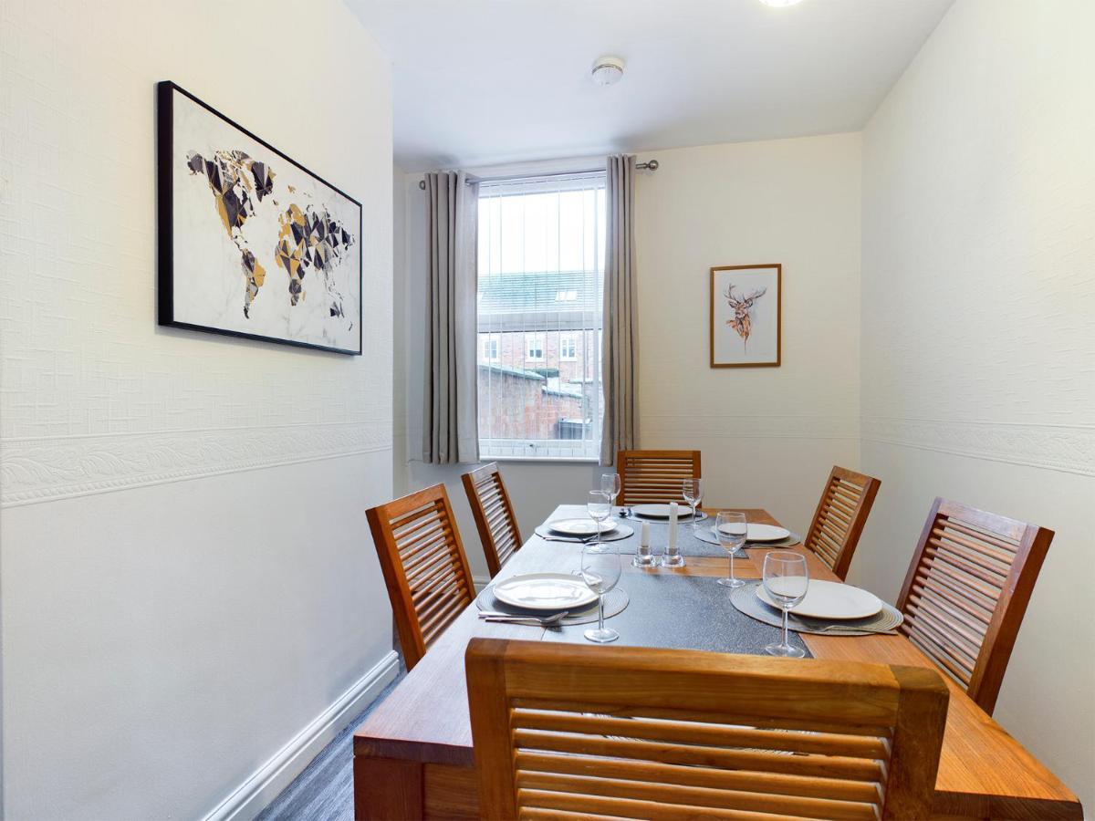 Cheerful 3 Bedroom Home With Free Parking And Wifi Chester Exterior foto